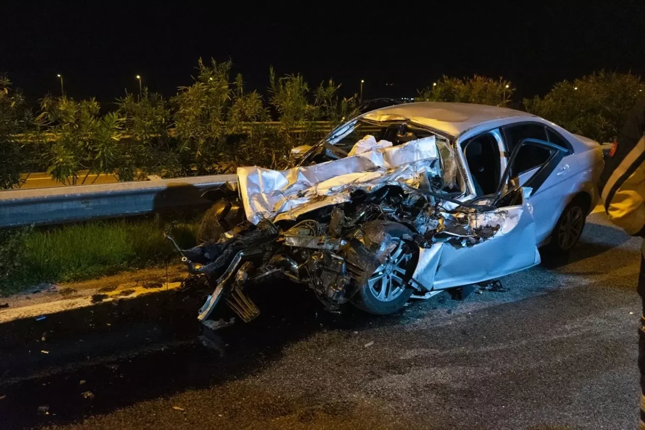 Aydın'da Otomobil ile Kamyon Çarpıştı: 1 Ölü, 1 Yaralı!