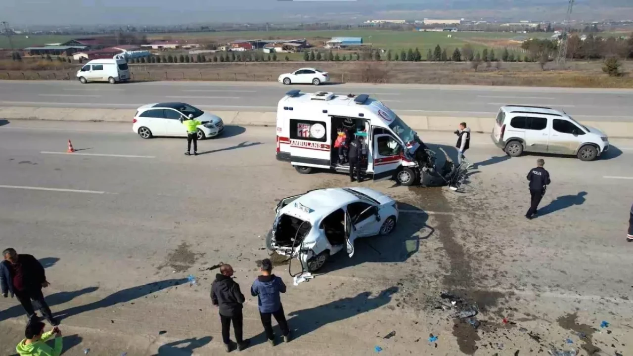 Ankara-Bolu Karayolunda Meydana Gelen Trafik Kazasında 5 Yaralı Var!