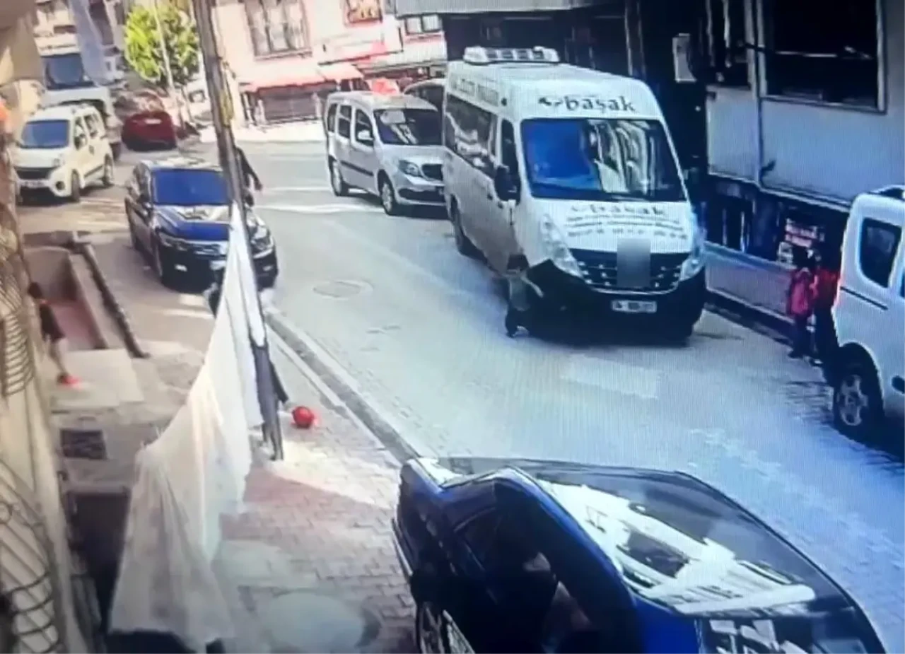 Esenyurt'ta Minibüs, 5 Yaşındaki İbrahim Aldaher'e Çarptı!