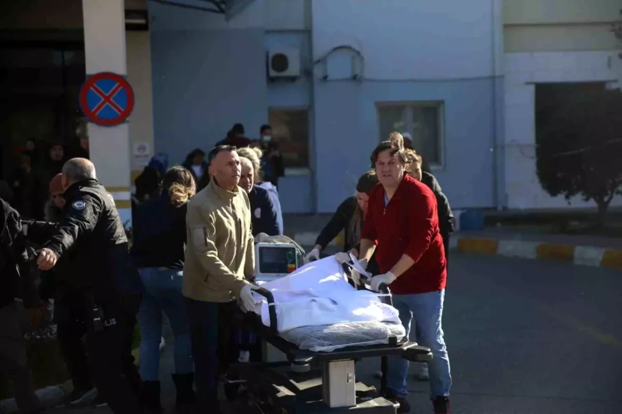 Fethiye'de Araç Yangınında 5 Yaşındaki Çocuk Ağır Yaralandı!