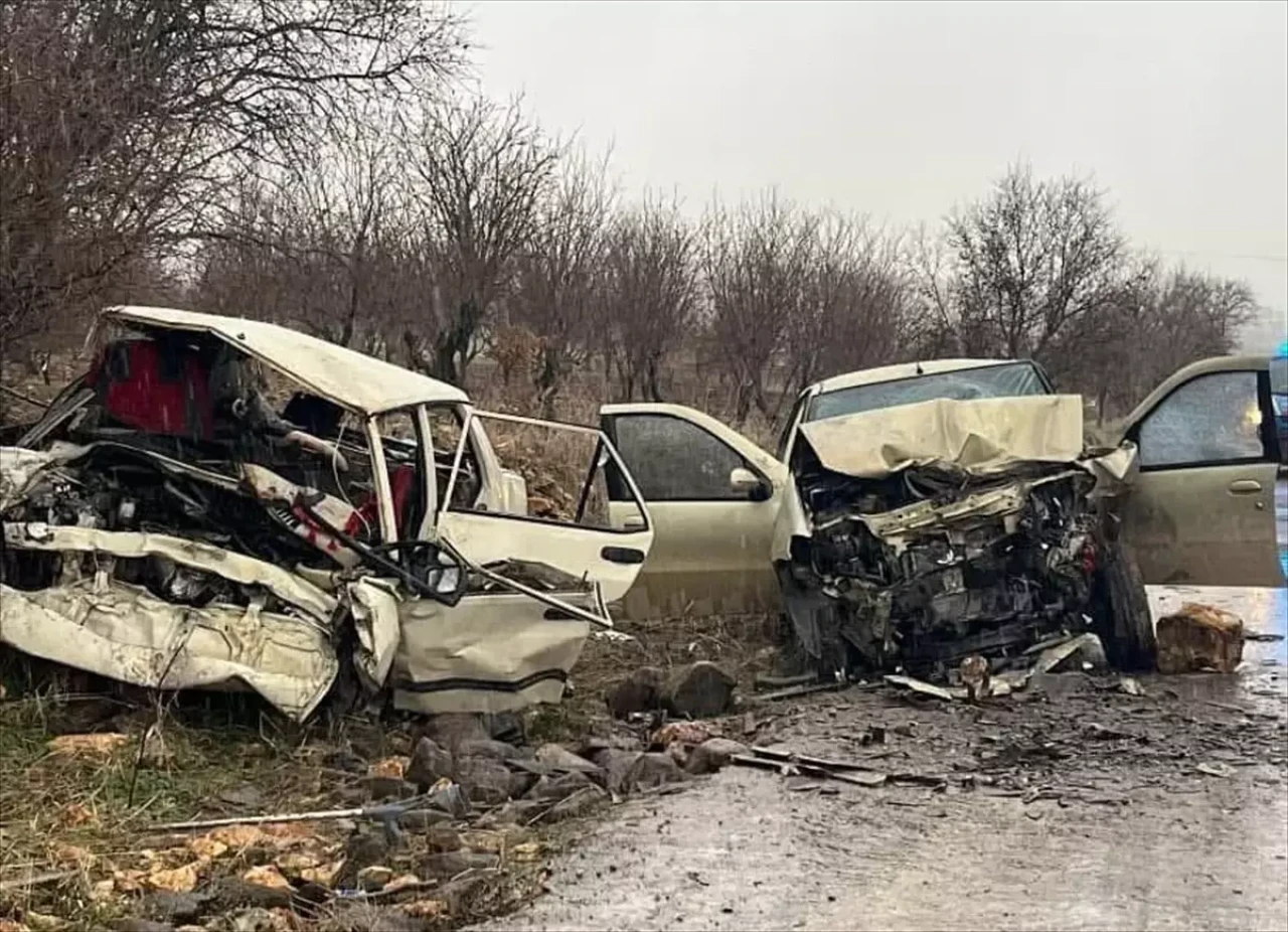 Kahramanmaraş'ta Felaket Kaza! 4 Kişi Öldü, 6 Kişi Ağır Yaralandı!