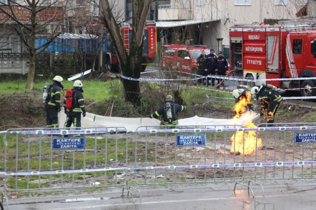 Kocaeli'nin Kartepe ilçesindeki metro inşaatında metan gazı yangını!