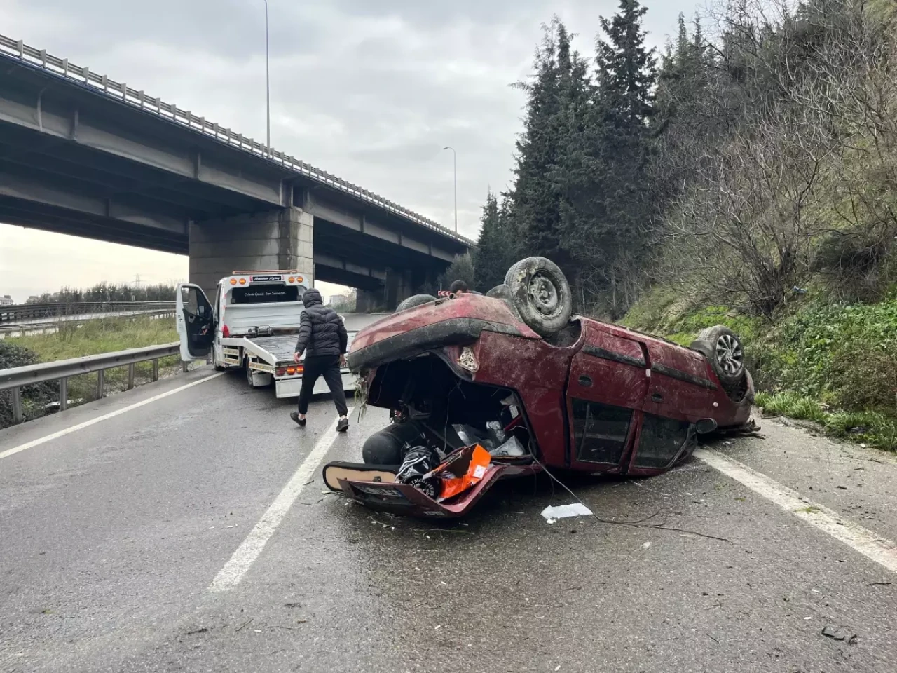 Kocaeli'nin Körfez İlçesinde Aracı İle Takla Atan Sürücü Yaralandı!