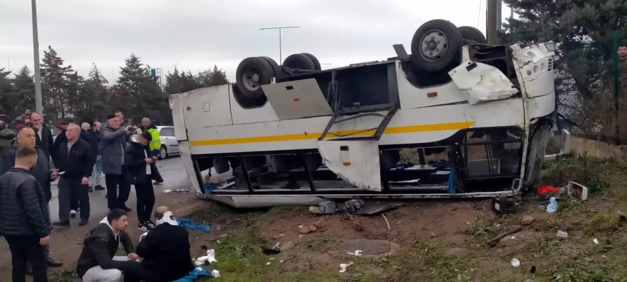 Muratlı'da Meydana Gelen Midibüs Kazasında 25 Kişi Yaralandı!