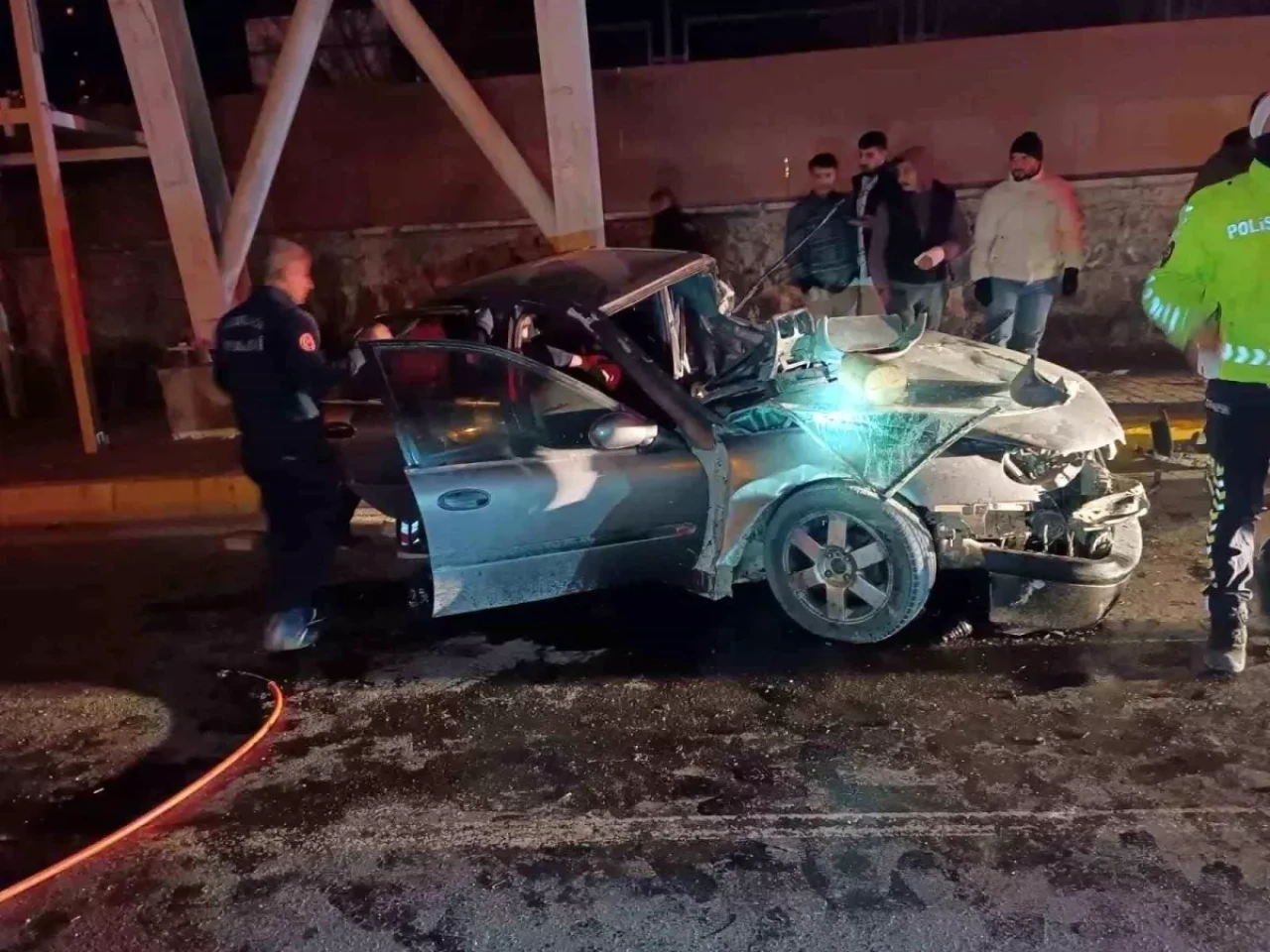 Şanlıurfa'da üst geçidin ayağına çarpan sürücü Ekrem Şavur öldü!