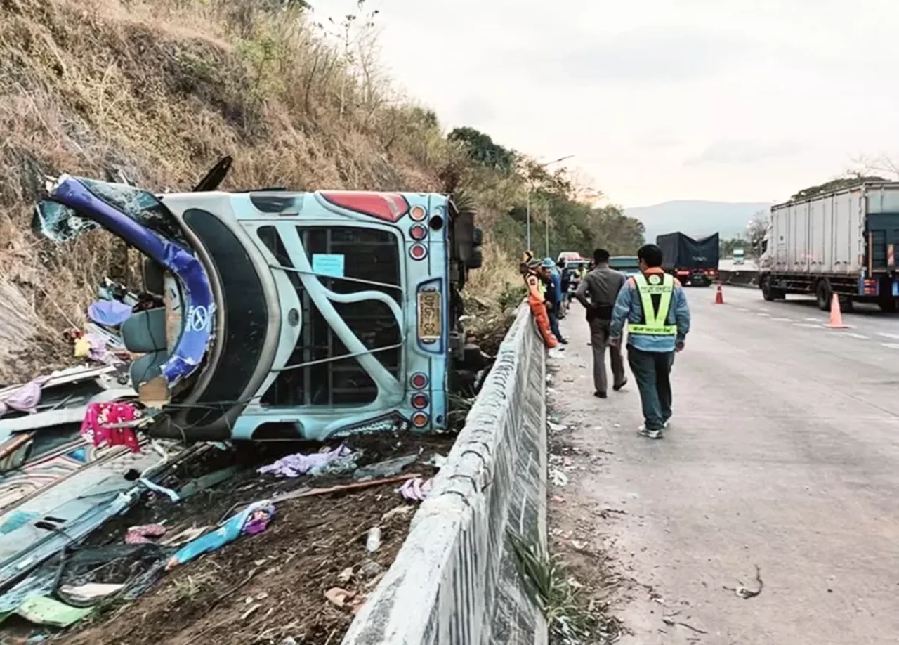 Tayland'da Freni tutmayan otobüs faciaya neden oldu: 18 ölü, 31 yaralı