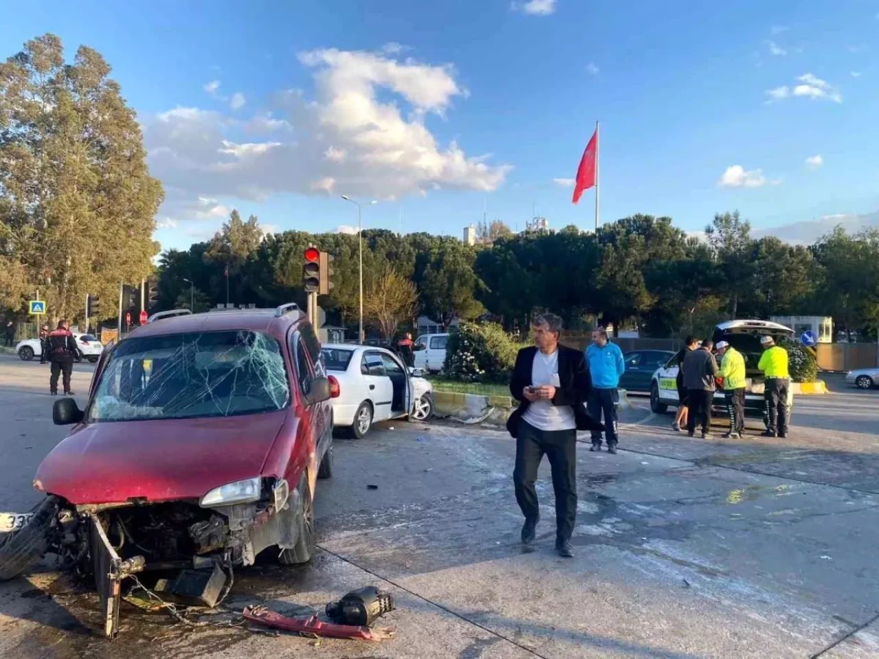 Aydın Efeler'de Felaket Trafik Kazası: 7 Kişi Yaralandı!