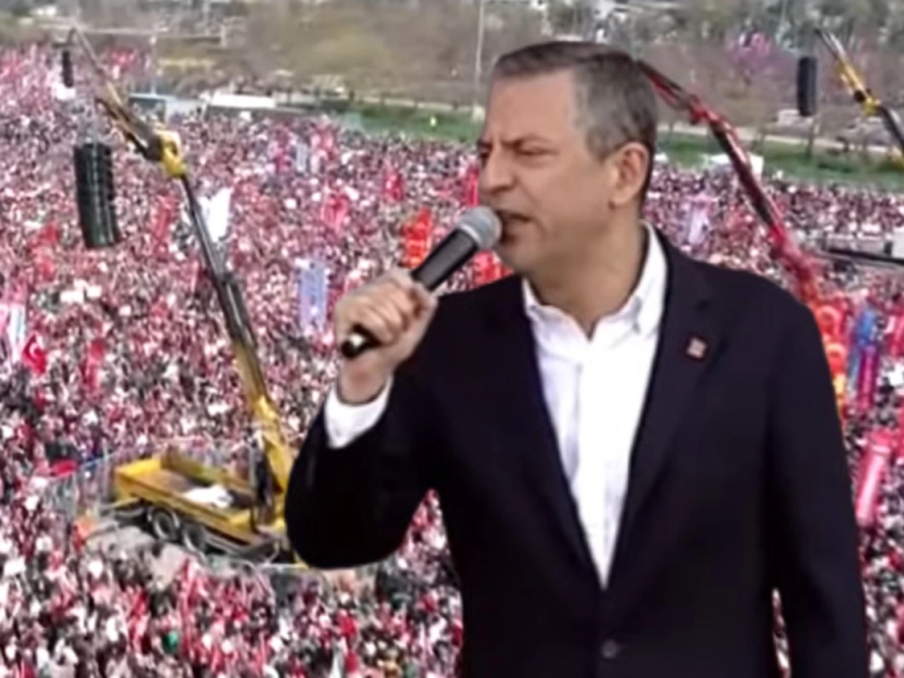 CHP Maltepe'de Büyük Bir Coşkuyla Ekrem İmamoğlu Mitingi Düzenledi