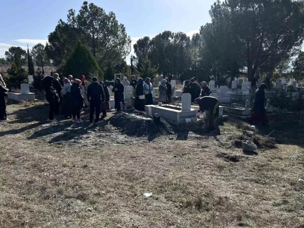 Çorum'da Hatice Kış Bıçaklanarak Felaket Şekilde Öldürüldü!