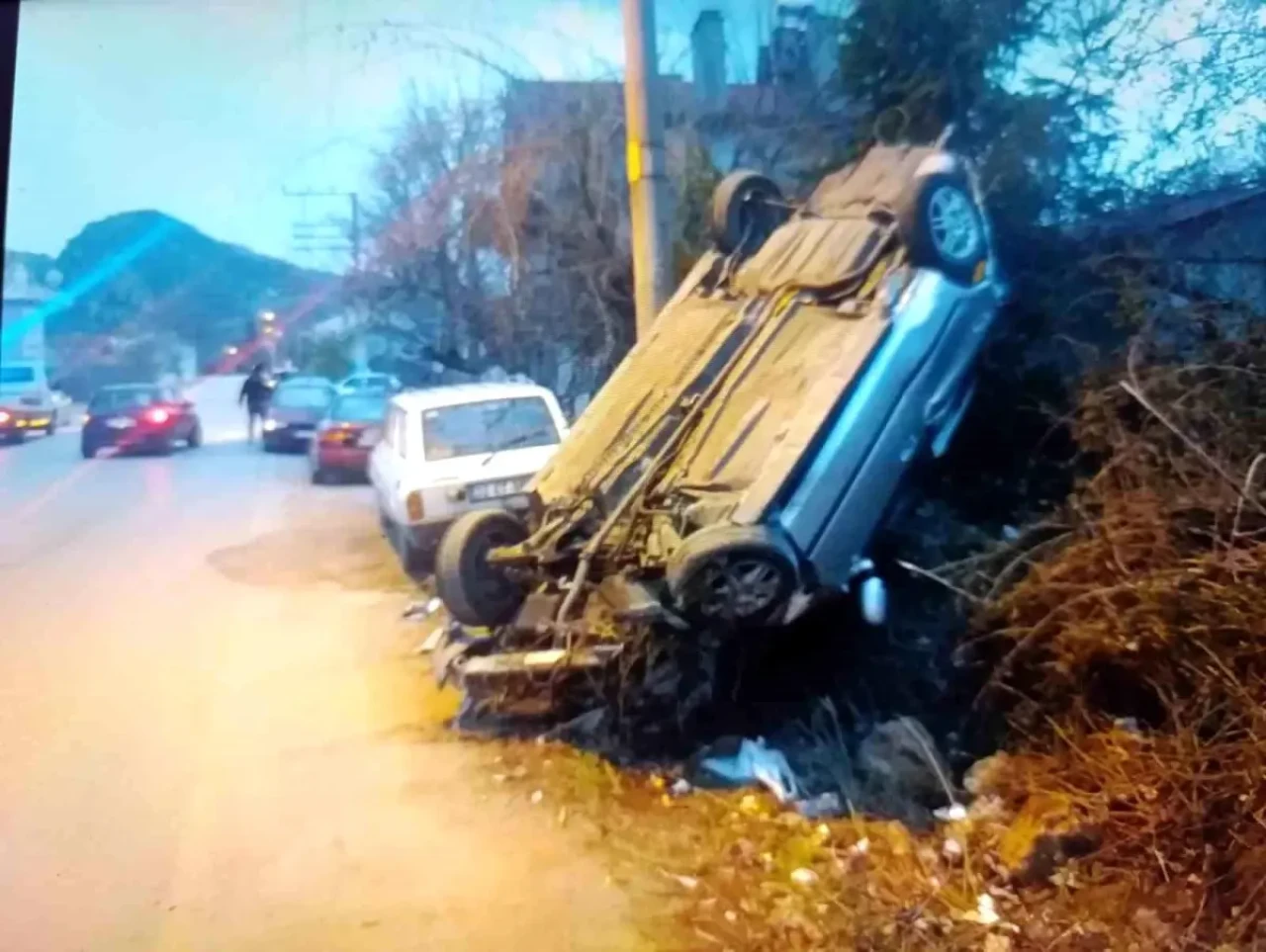 Eğirdir'de Feci Trafik Kazası: 20 Yaşındaki Emirhan G. Ağır Yaralandı!