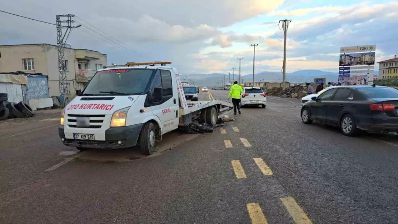 İslahiye'de Motosiklet Kazası: Muhammet Ökkeş Özer Öldü, 1 Yaralı!