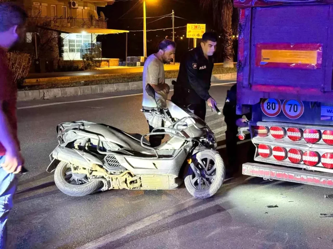 Antalya Gazipaşa'da Motosiklet Felaket Şekilde Tıra Çarptı!