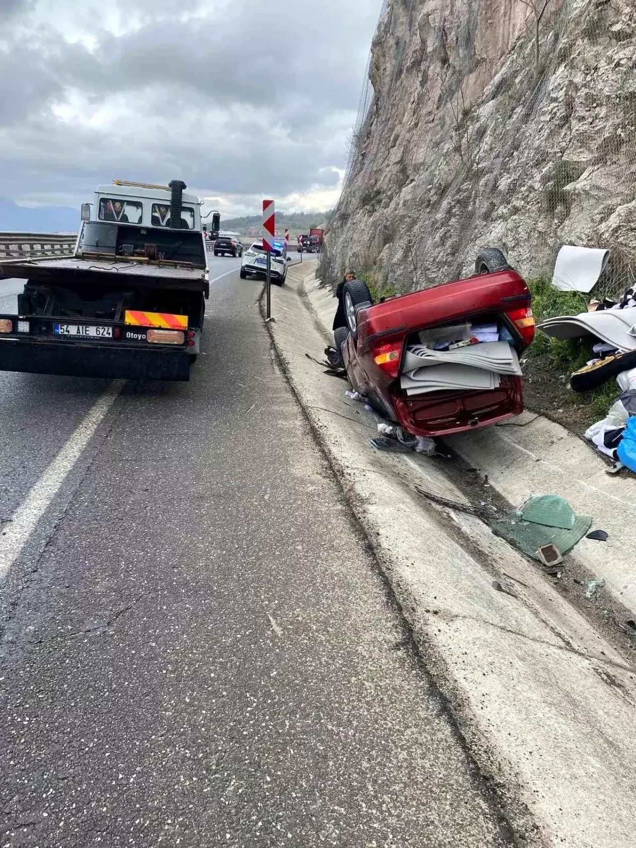 Sakarya Geyve'de Takla Atan Araçtan Sürücü Şaşırtıcı Şekilde Sağ Çıktı