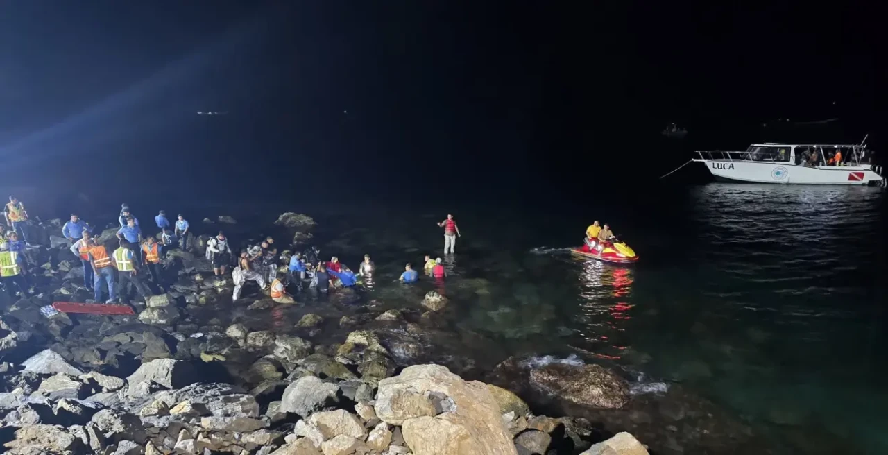 Roatan Adası'ndan Kalkış Yapan Uçak Saniyeler Sonra Suya Düştü: 12 Ölü