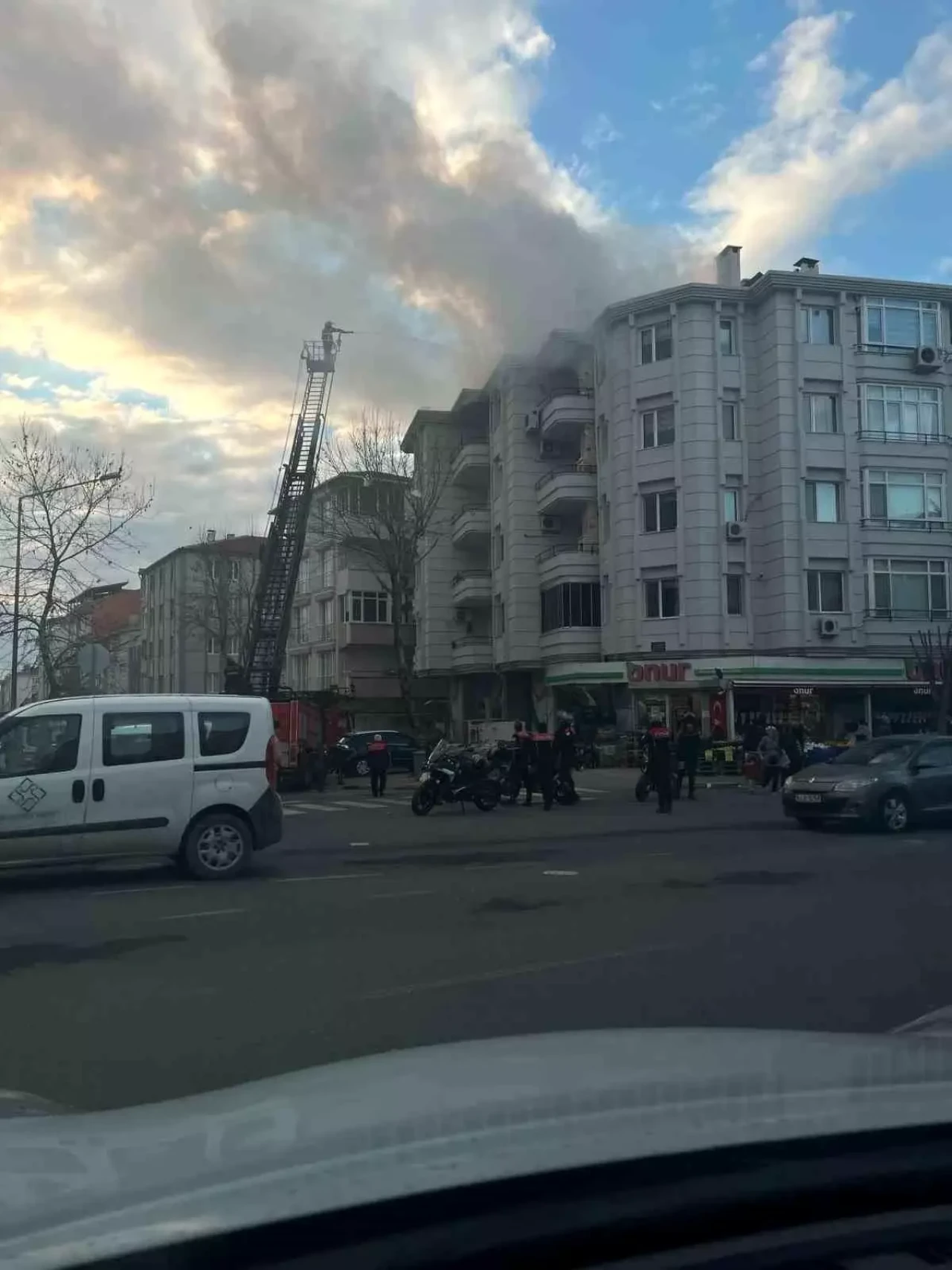 Lüleburgaz'da Çatı Katı Yangını Paniğe Neden Oldu!