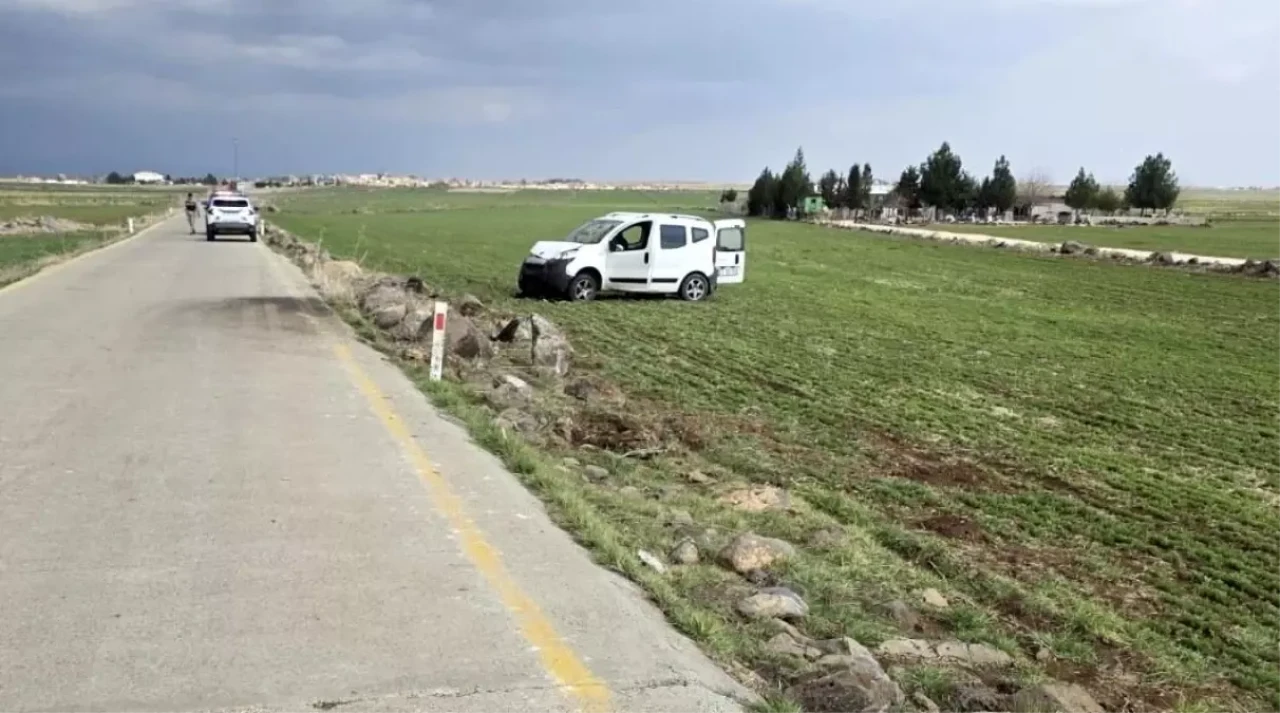 Şanlıurfa Siverek'te Trafik Kazası: , Fatime Suncak Öldü, 2 Yaralı!