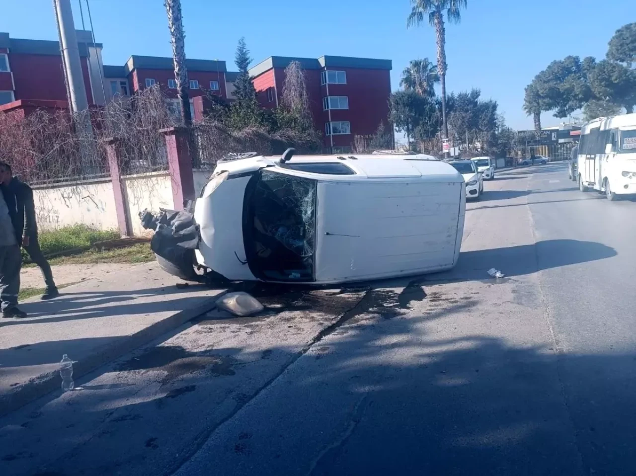 Mersin Tarsus'ta Trafik Kazası: Sürücü Ağır Yaralandı!