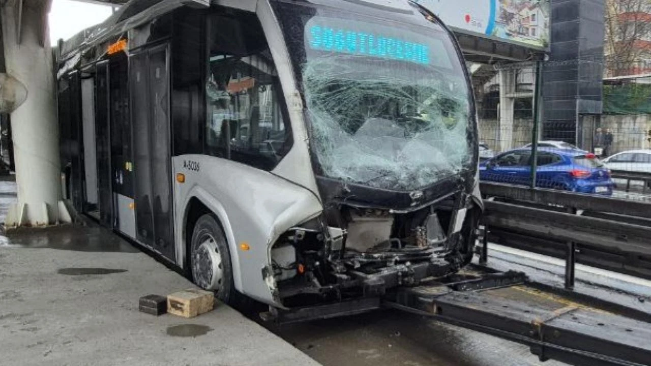 Avcılar'da Felaket Metrobüs Faciası: 21 Kişi Yaralandı!