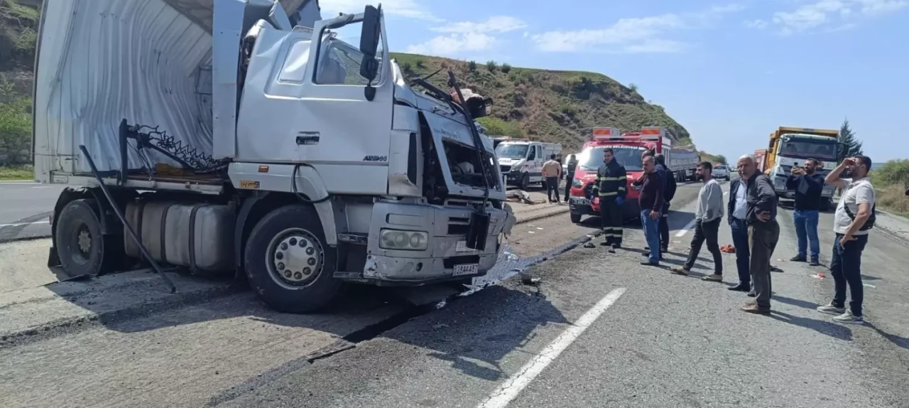 Batman'da TIR çarpışmasında Aber Niazi hayatını kaybetti, bir yaralı!