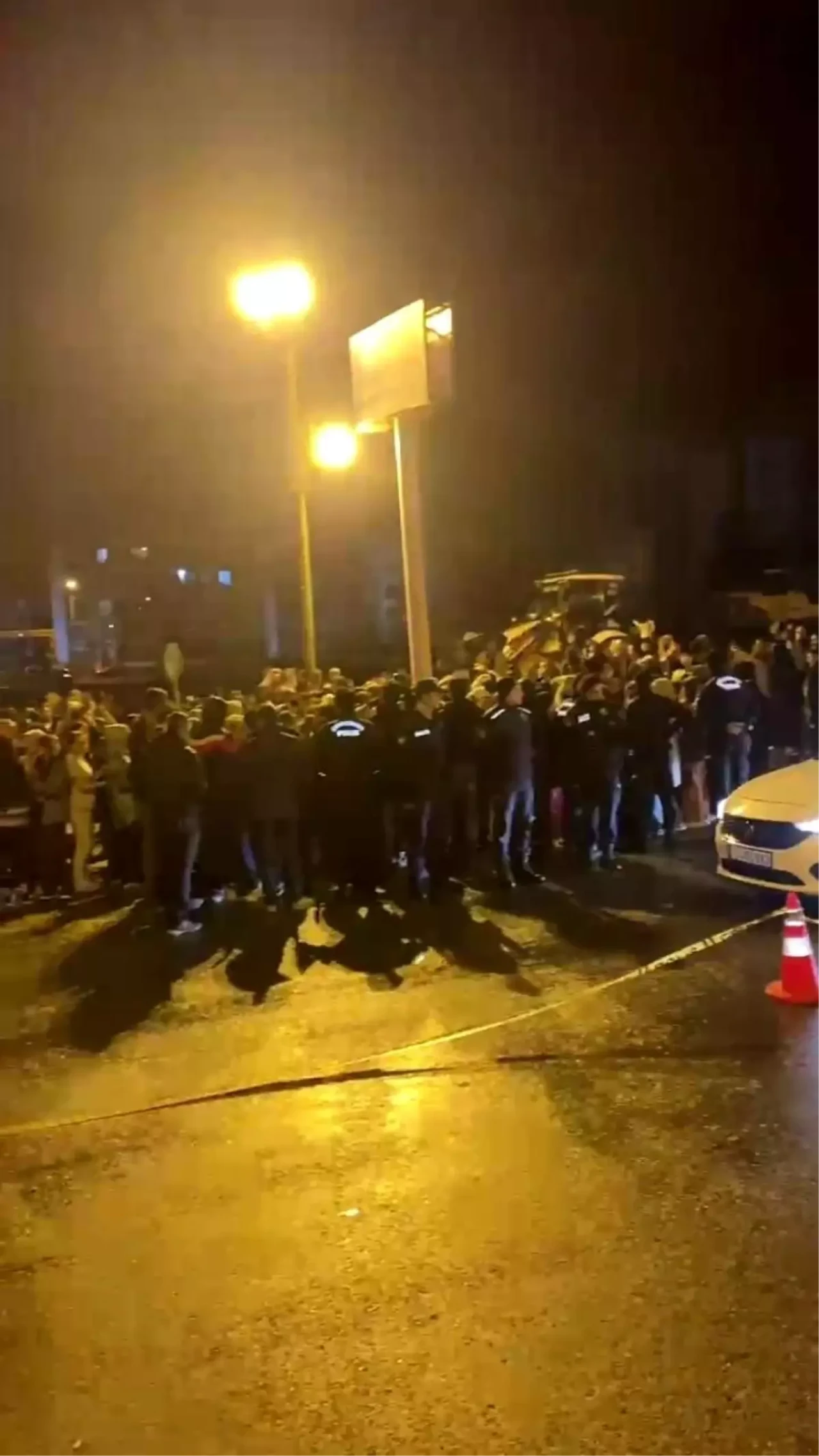 Bingöl'de Üniversiteli Genç Kıza Feci Şekilde Otomobil Çarptı!