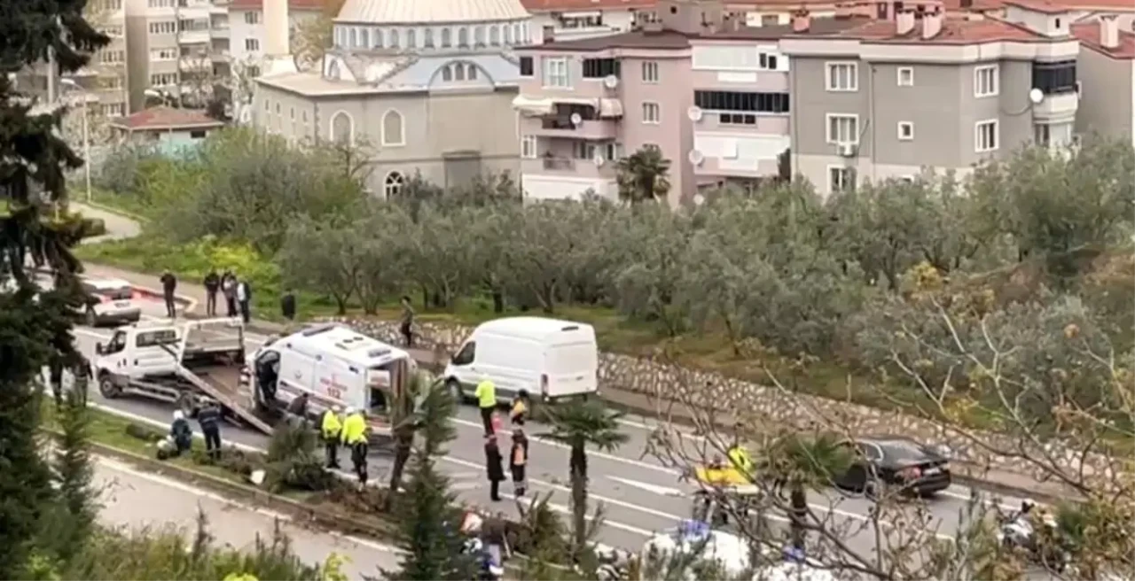 Bursa'da acil sağlık hizmeti veren ambulans kaza yaptı!