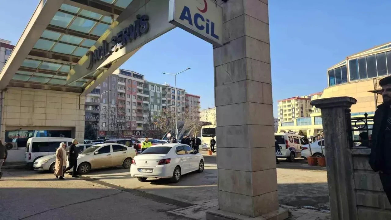 Siirt'te Leyla K. 4. Kattan Düşerek Ağır Yaralandı!