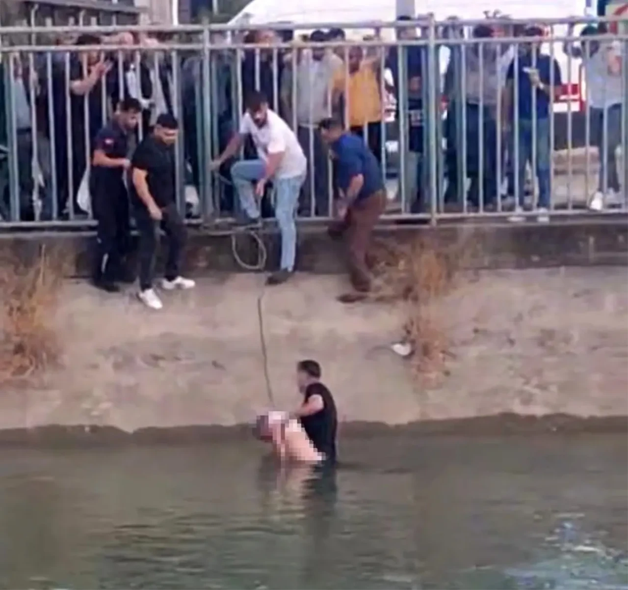 Adana'da Ertuğrul Uluman Sulama Kanalına Düşerek Hayatını Kaybetti!