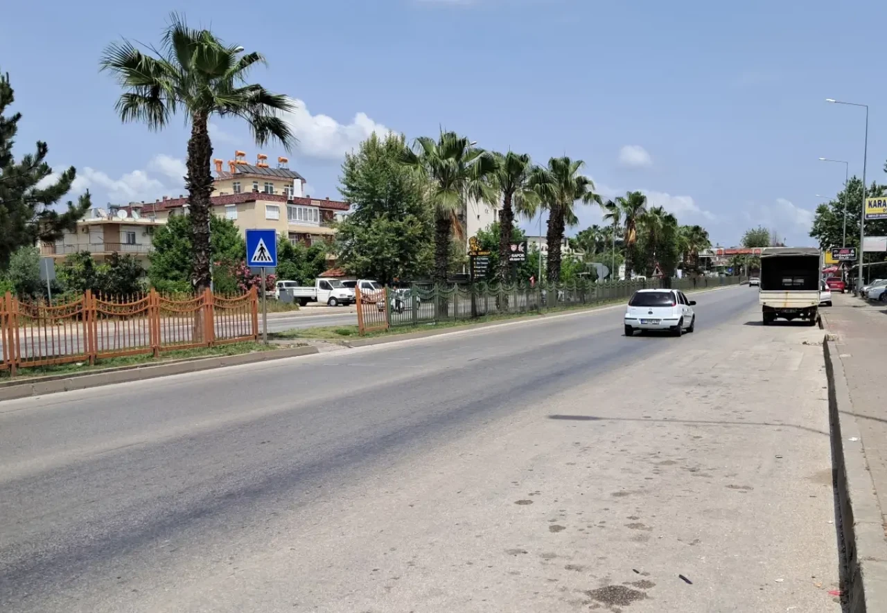 Antalya'da Bisikletli Çocuk Muhtesim Alkhshman Hayatını Kaybetti!
