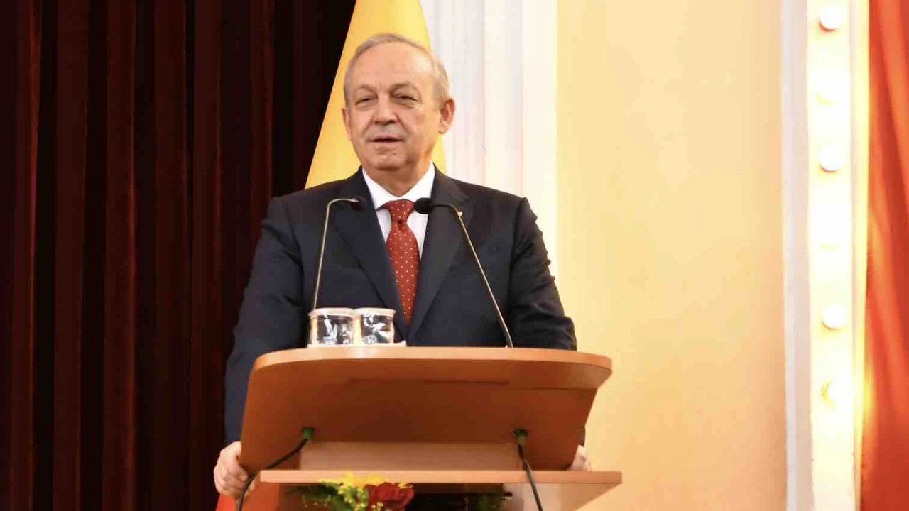 Galatasaray Eğitim Vakfı'nda Yeni Bir Dönem Başlıyor: İnan Kıraç'ın Yerine Muharrem Yılmaz Geldi!