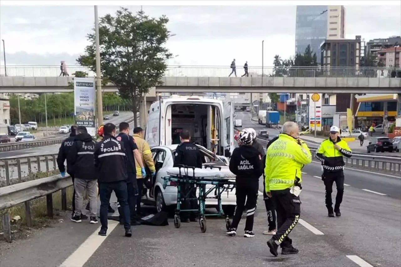 İstanbul Kartal'da Trafik Kazası: Ayşe D. Öldü, 4 Yaralı Var!