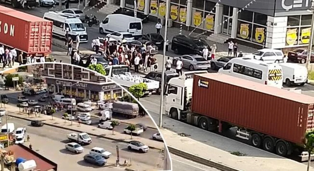 İzmir'de otomobile tüfekli saldırı; 3 ölü, 1 yaralı!