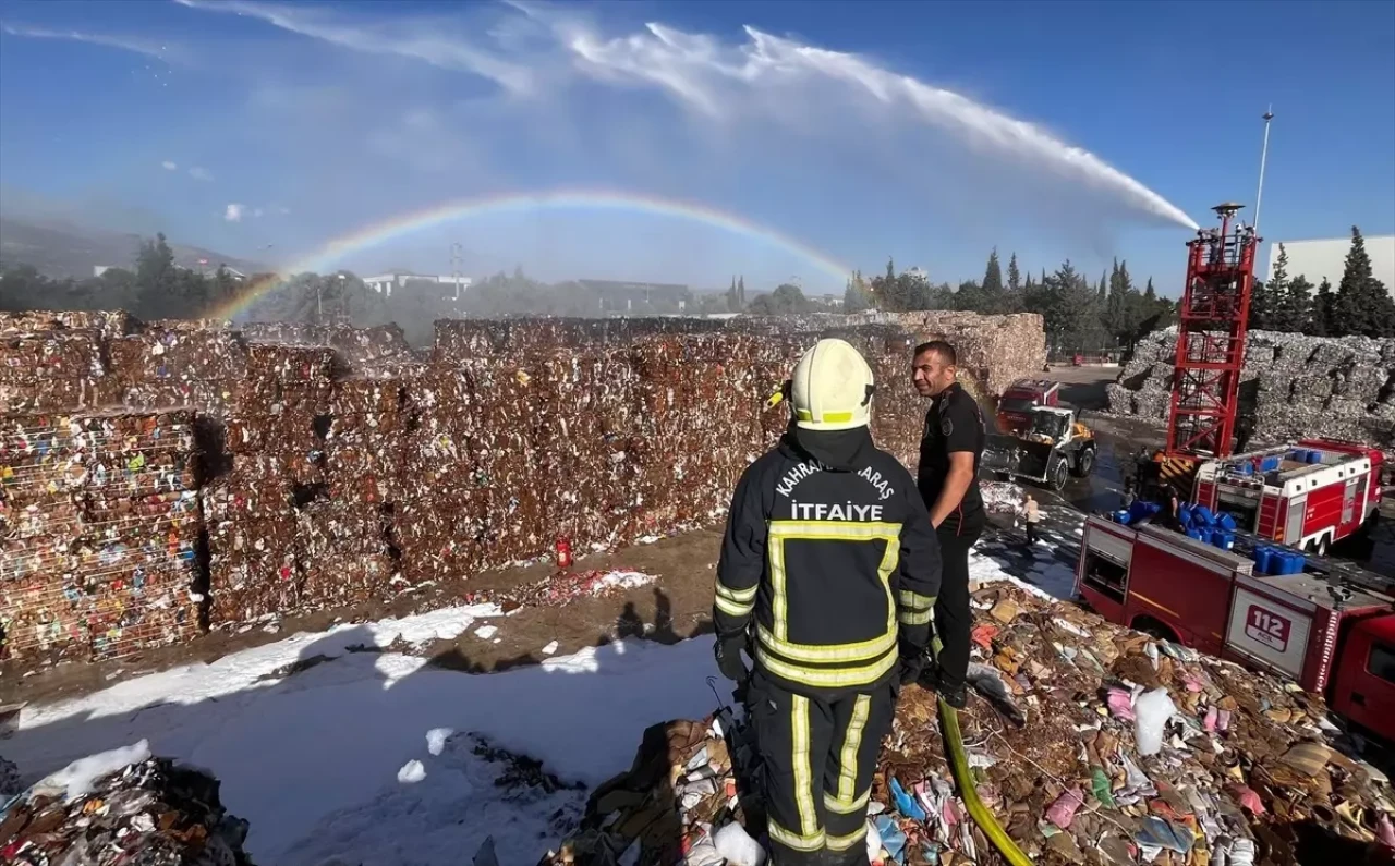Kahramanmaraş'ta Kağıt Fabrikasında Büyük Yangın Çıktı!