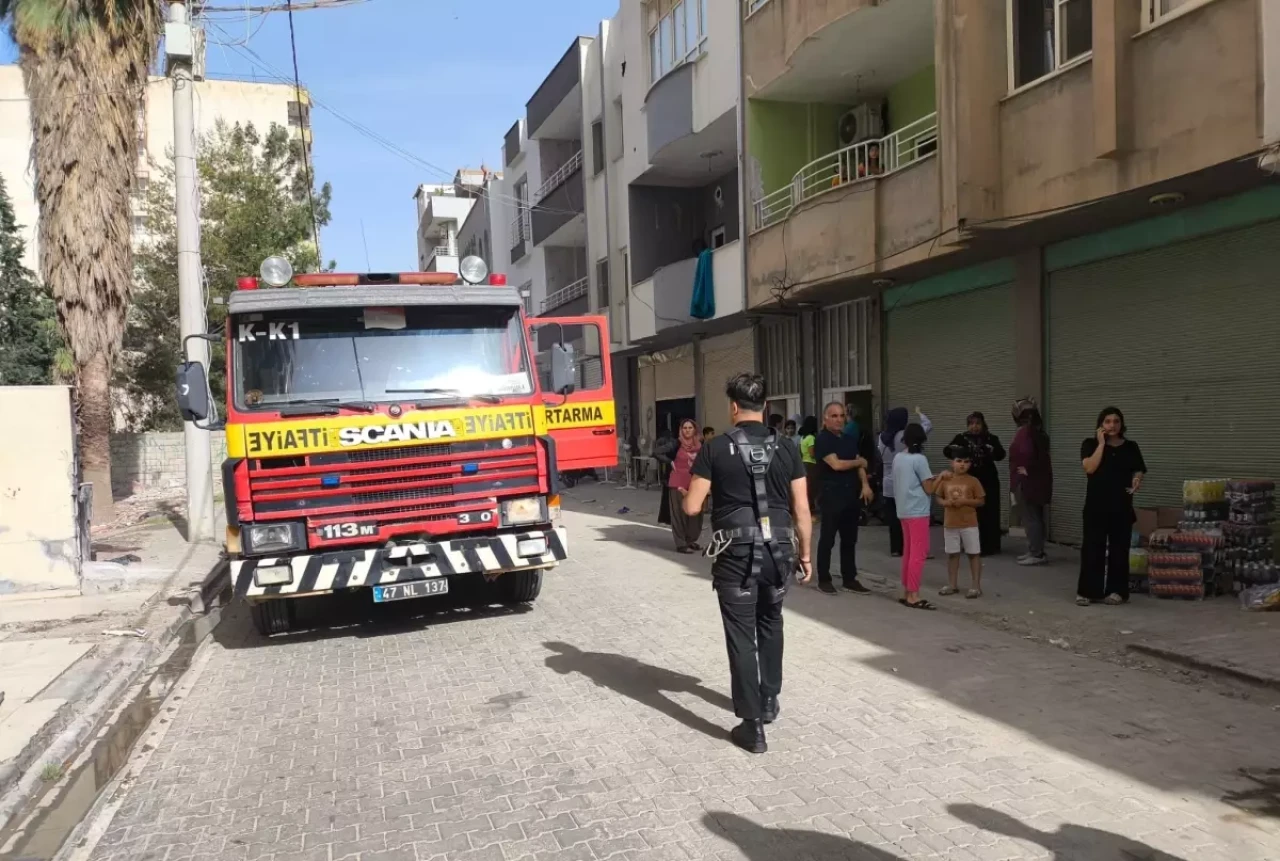 Mardin Kızıltepe'de Havalandırma Boşluğuna Düşen İki Çocuk Kurtarıldı