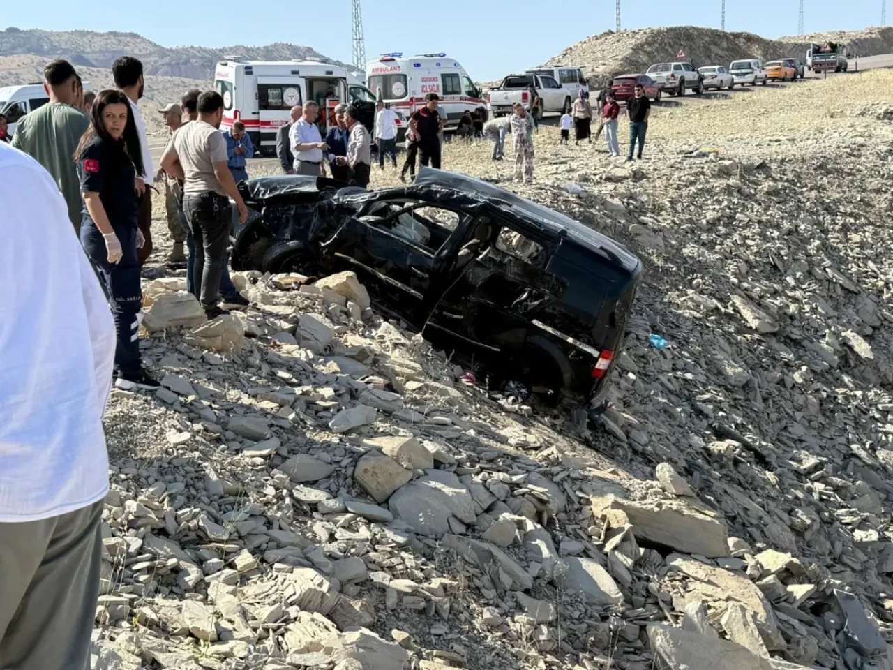 Şırnak'ta şarampol faciası! Aynı aileden 3 kişi hayatını kaybetti!