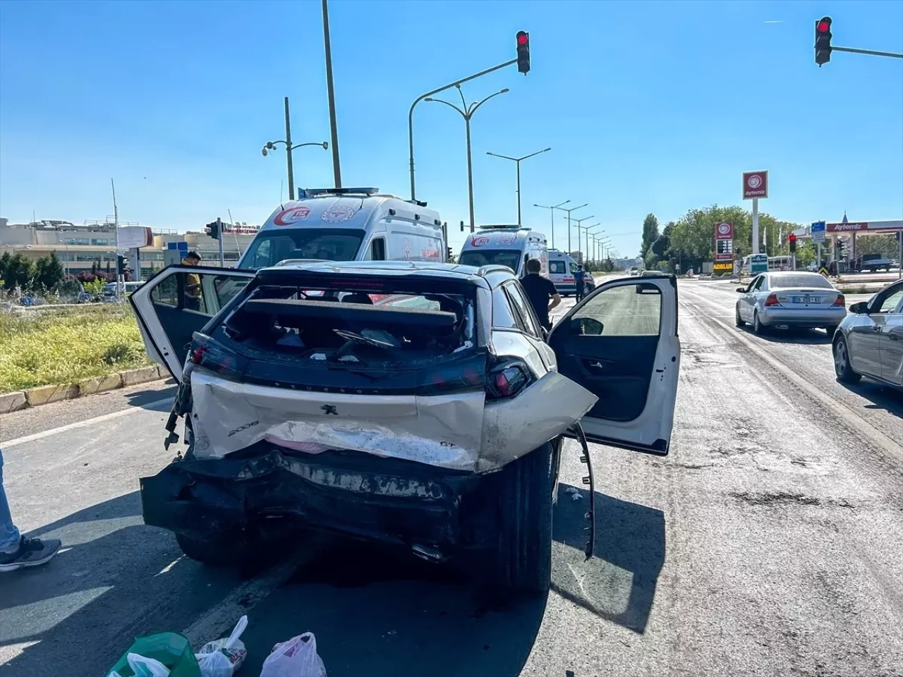 Uşak'ta Zincirleme Trafik Kazası: Çok Sayıda Araç Karıştı!
