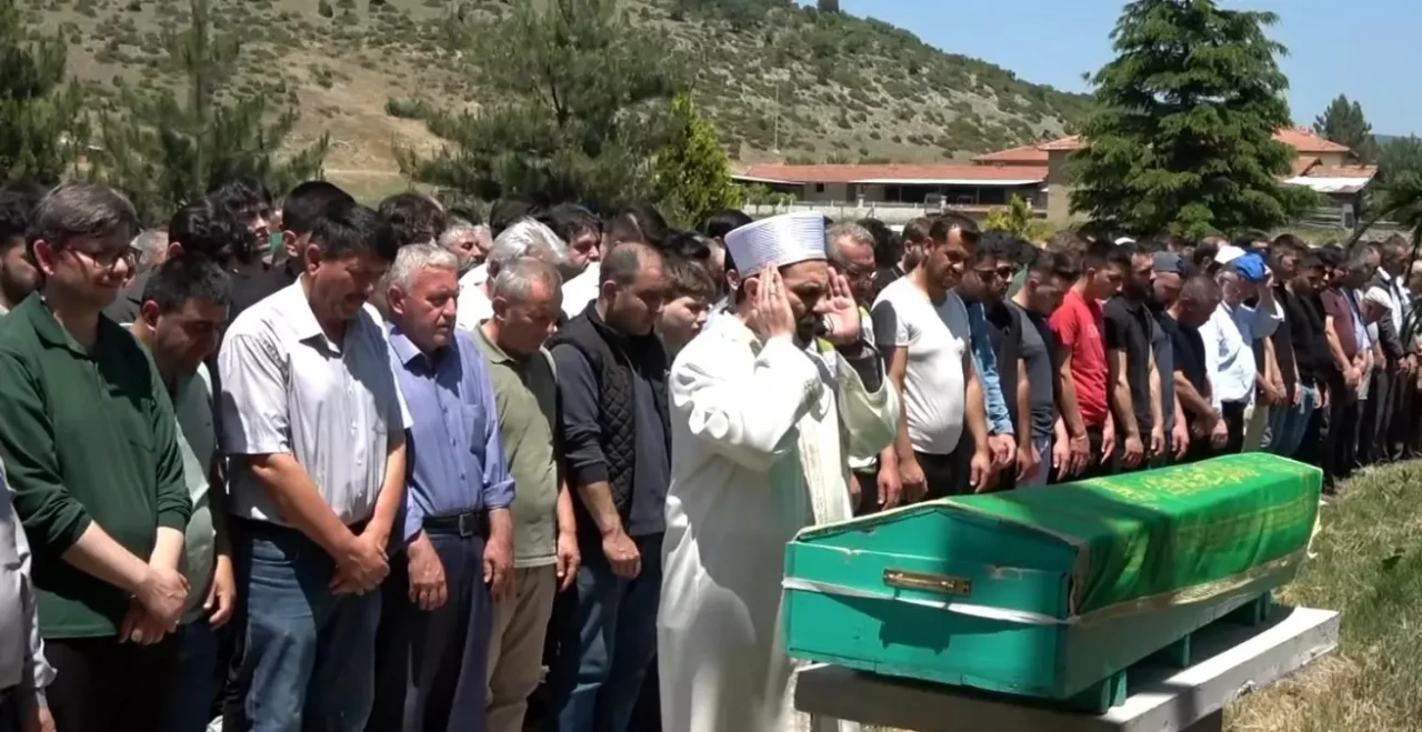 19 Yaşındaki Halil İbrahim Balı Traktör Kazasında Hayatını Kaybetti!