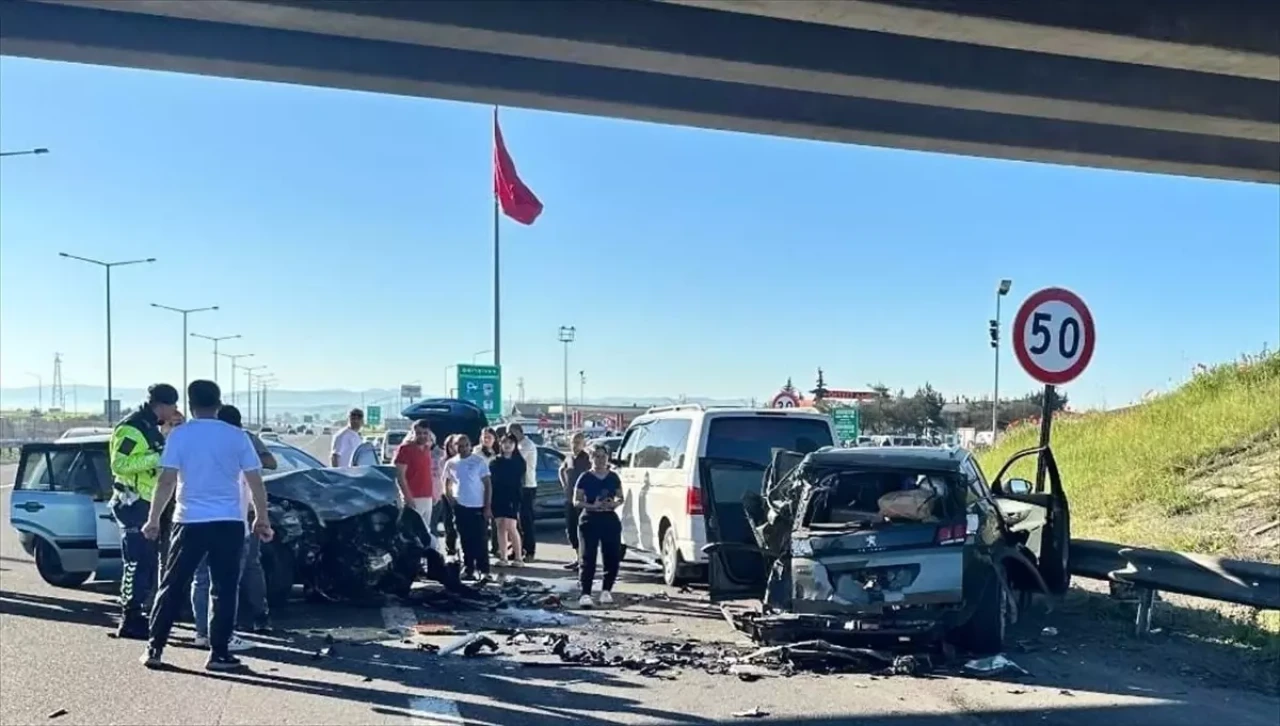 Bolu'da Zincirleme Kaza Sonucu Nazım Ö. Öldü, 6 Kişi Yaralandı!