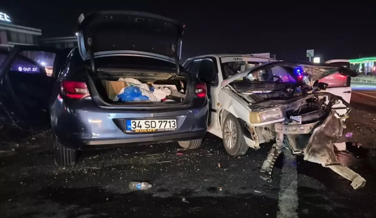 Tekirdağ Çerkezköy'de Korkunç Trafik Kazası: 4 Kişi Yaralandı!