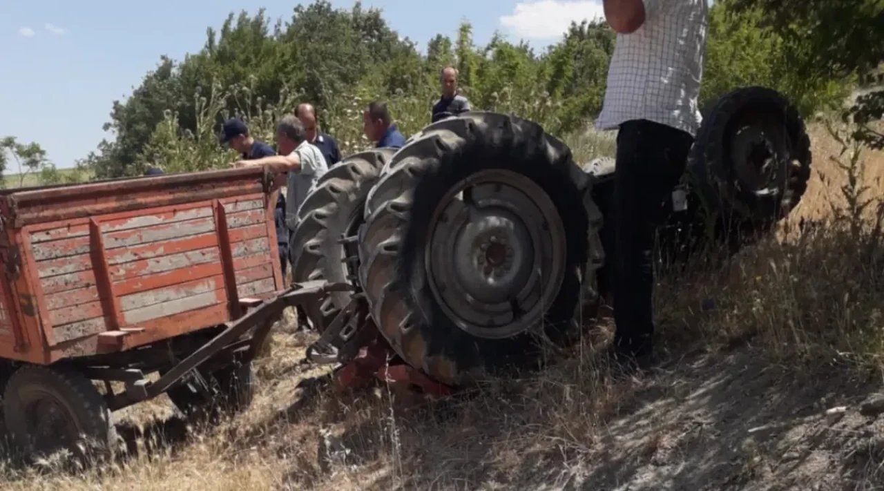 Edirne'de Traktör Devrildi, Sürücü Mümin Ali Pekel Hayatını Kaybetti!