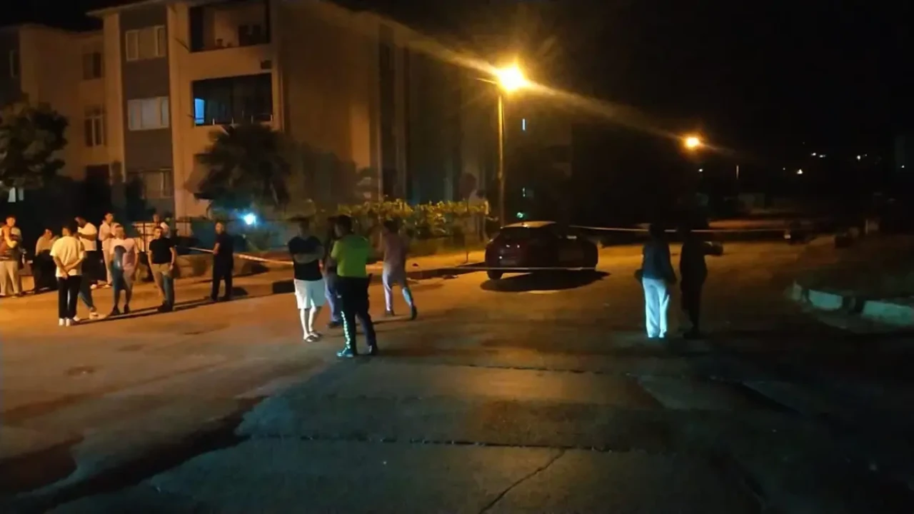 Gölcük'te Kaza: Baba Naim Kurban Hayatını Kaybetti, Oğul Yaralı!