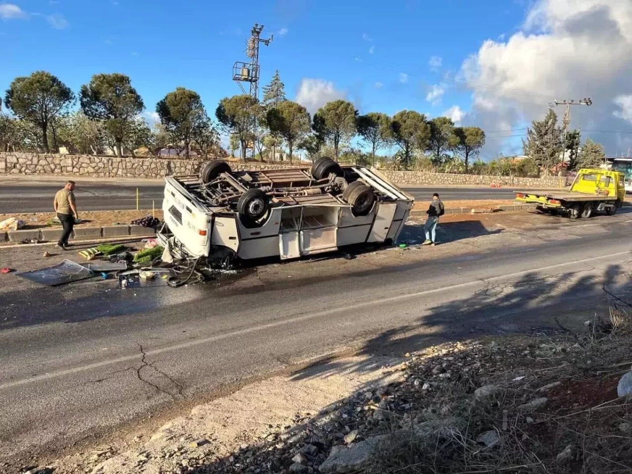 Hatay'da Meydana Gelen Midibüs Kazasında 25 Kişi Yaralandı!