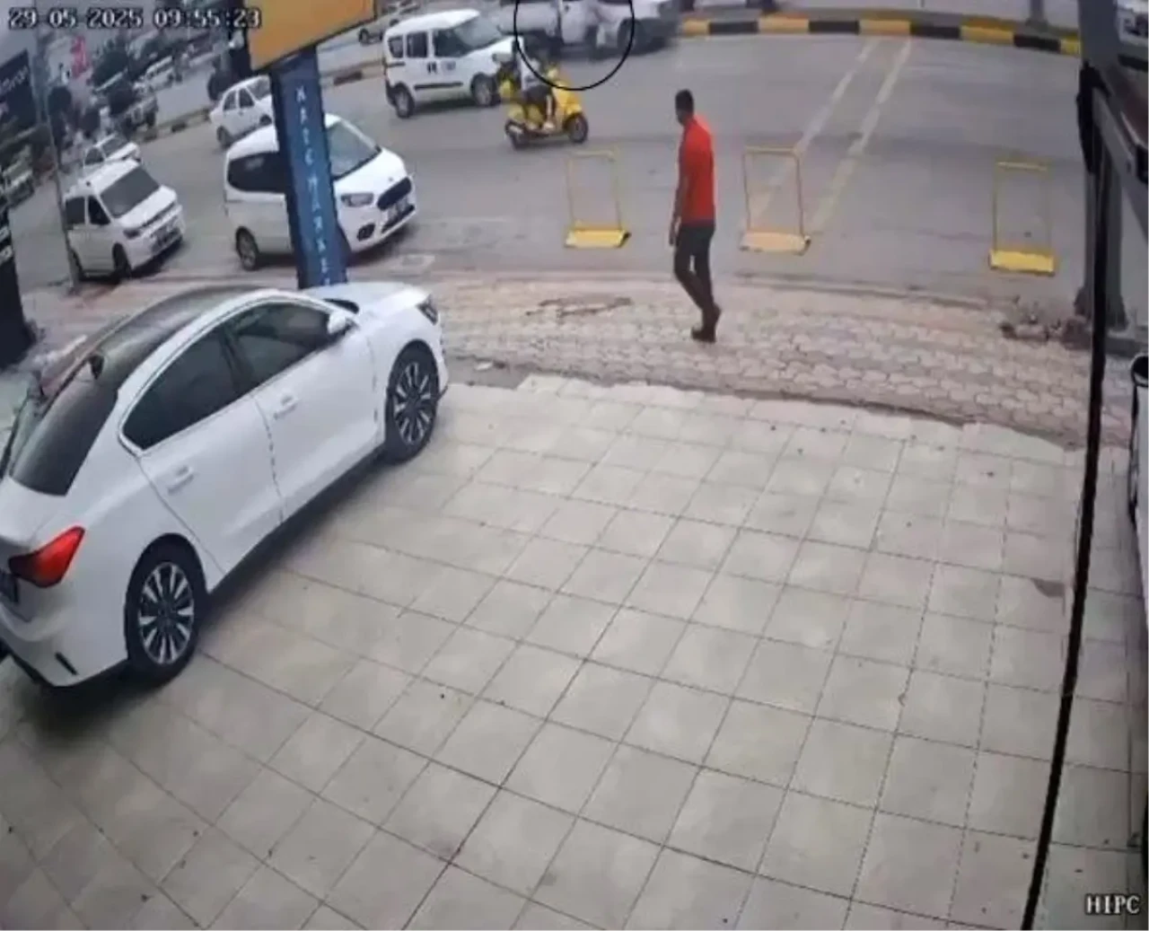 Hatay İskenderun'da yaşlı bir adama kamyonet çarptı!