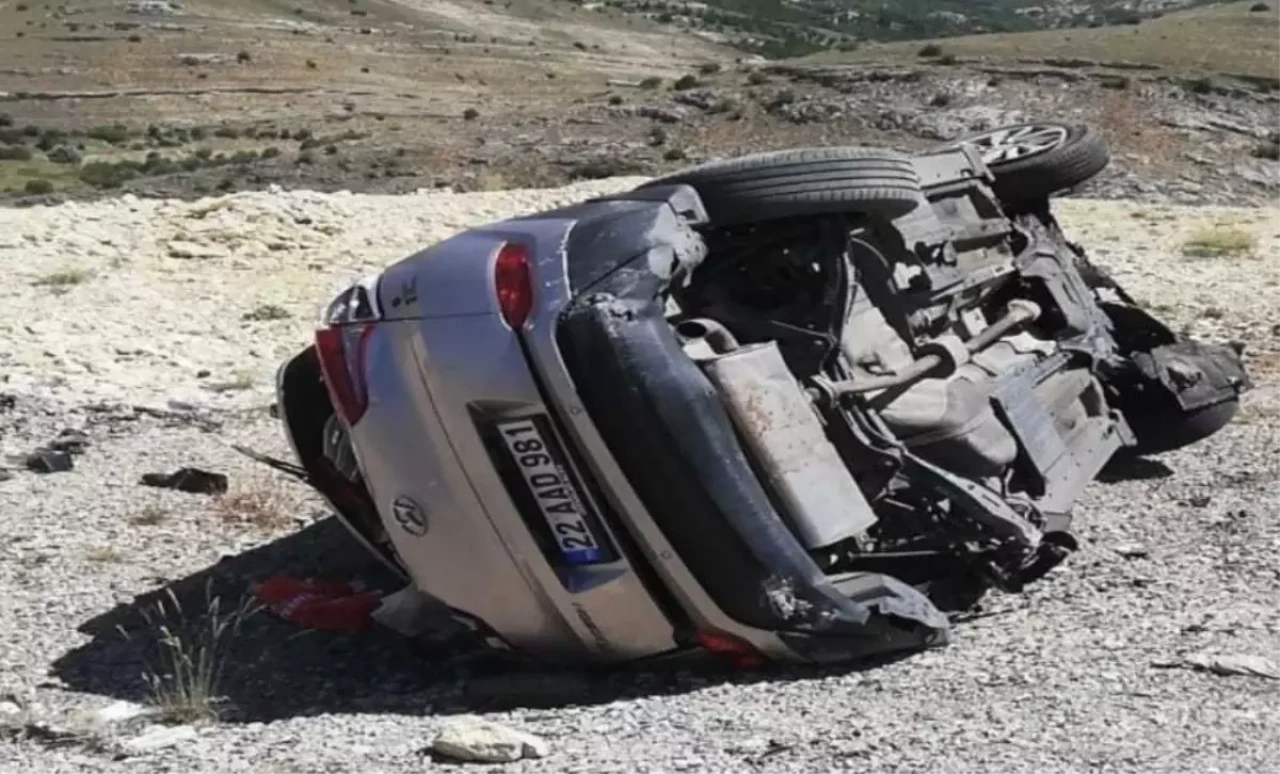 Malatya Darende ilçesinde Trafik Kazası: 1 Ölü, 2 Yaralı!