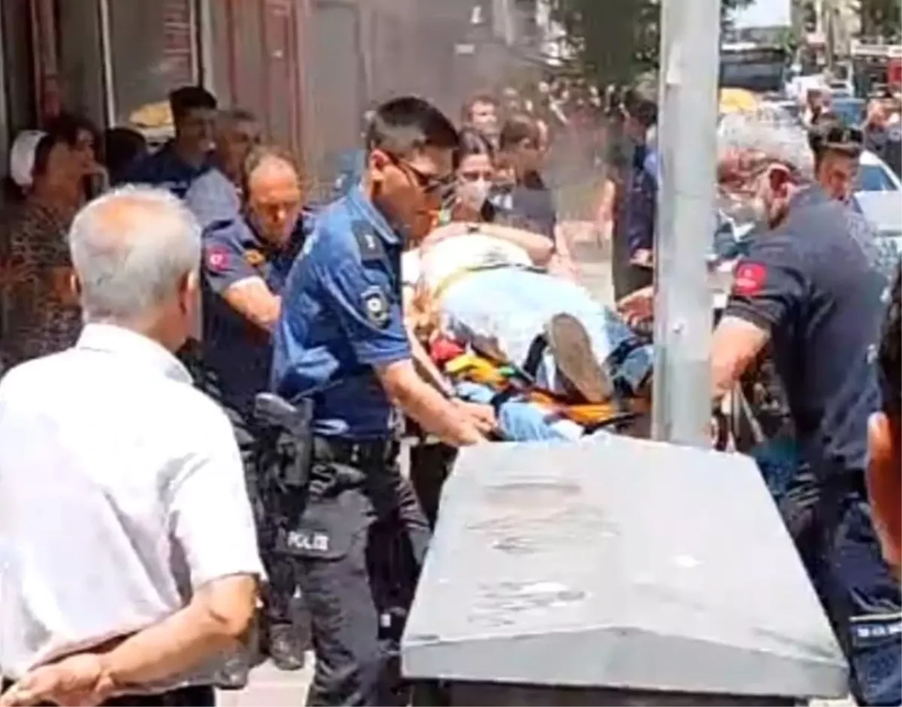 Manisa Şehzadeler İlçesinde Apartman Asansöründe Felaket Yangın!