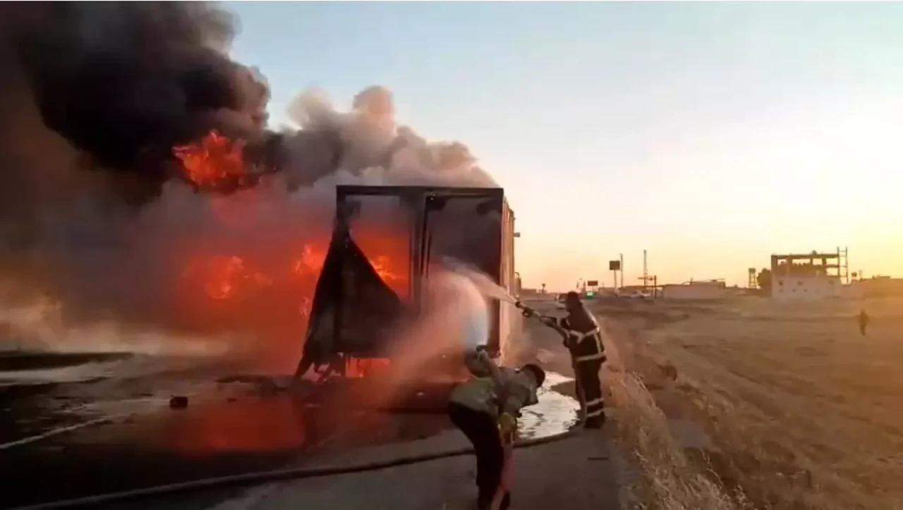 Mardin'in Kızıltepe ilçesinde Kamyon Felaket Bir Şekilde Alev Aldı!