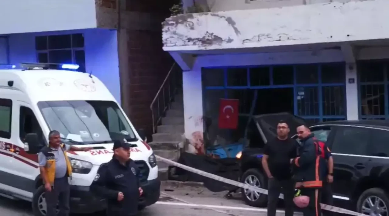 Ordu Kumru'da Araç, Kaldırımda Bekleyenlere Çarptı! Ömer ve Nadire Irgav Öldü!
