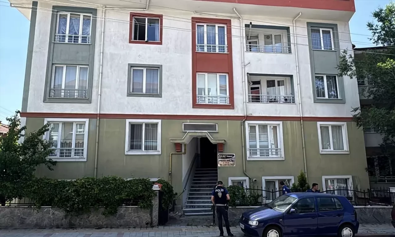 Kütahya'da Pencere Silen Kadın Nursel Karaca 3. Kattan Düştü!