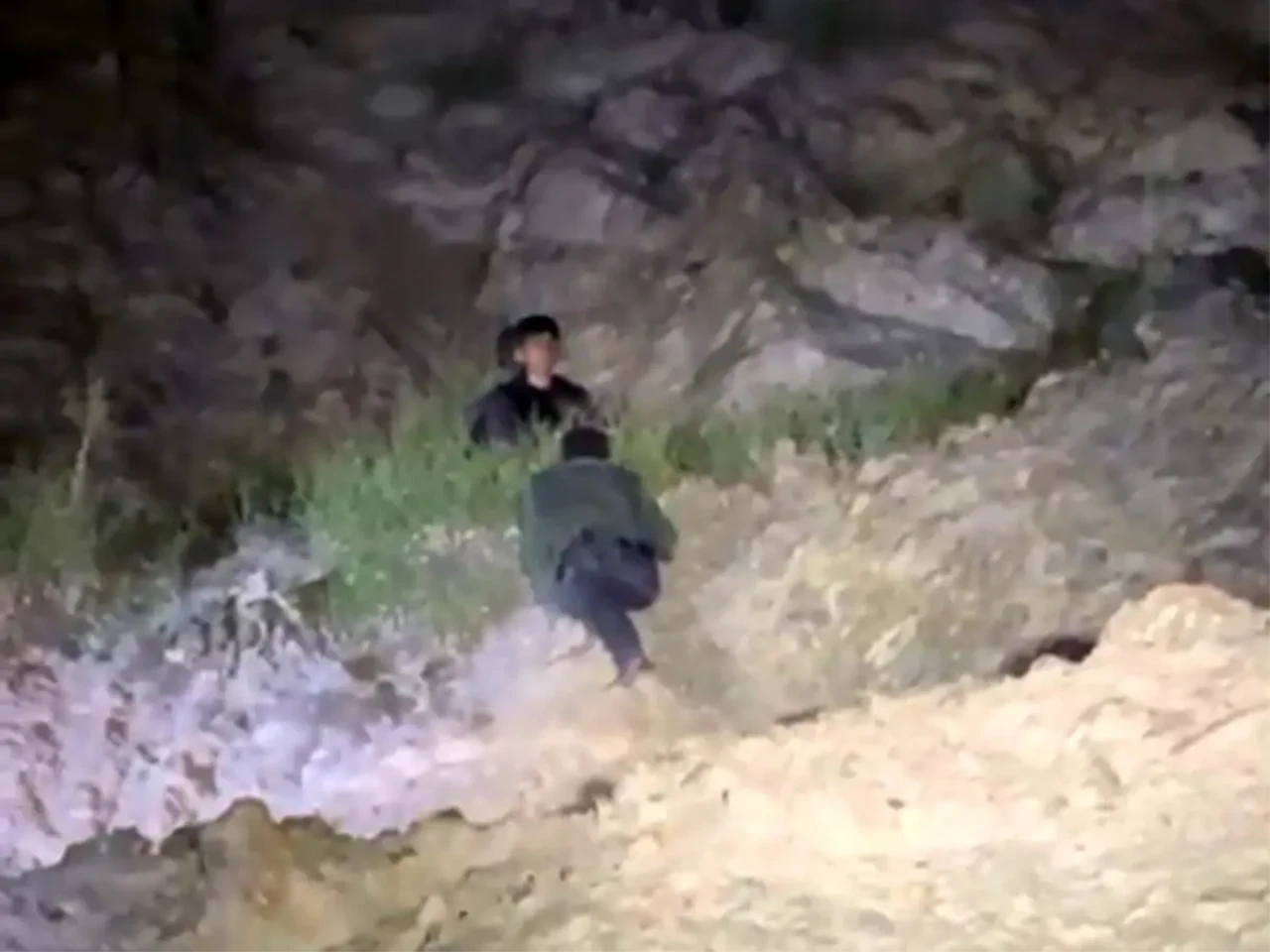 Siirt Pervari'de Kayalıktan Düşen Çocuk Yaralandı!