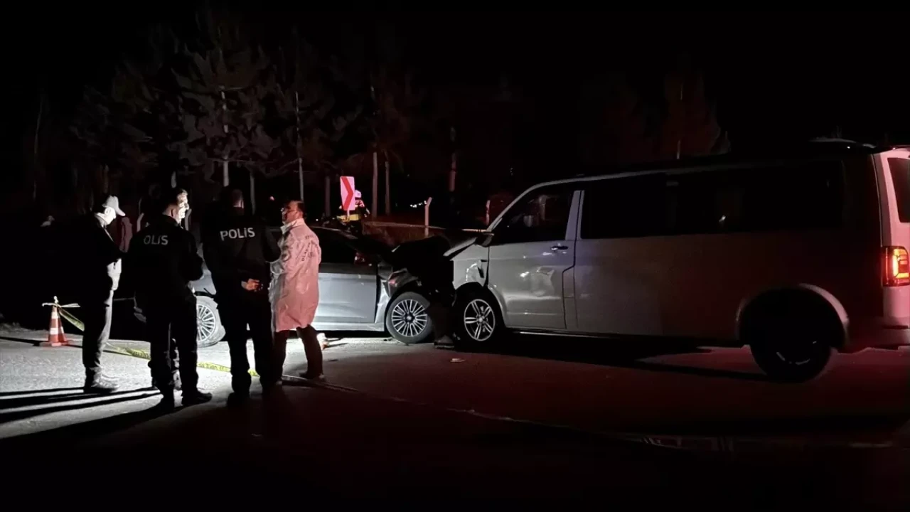 Sivas'ta Trafik Kazası: M. K. Öldü, 8 Kişi Yaralandı!