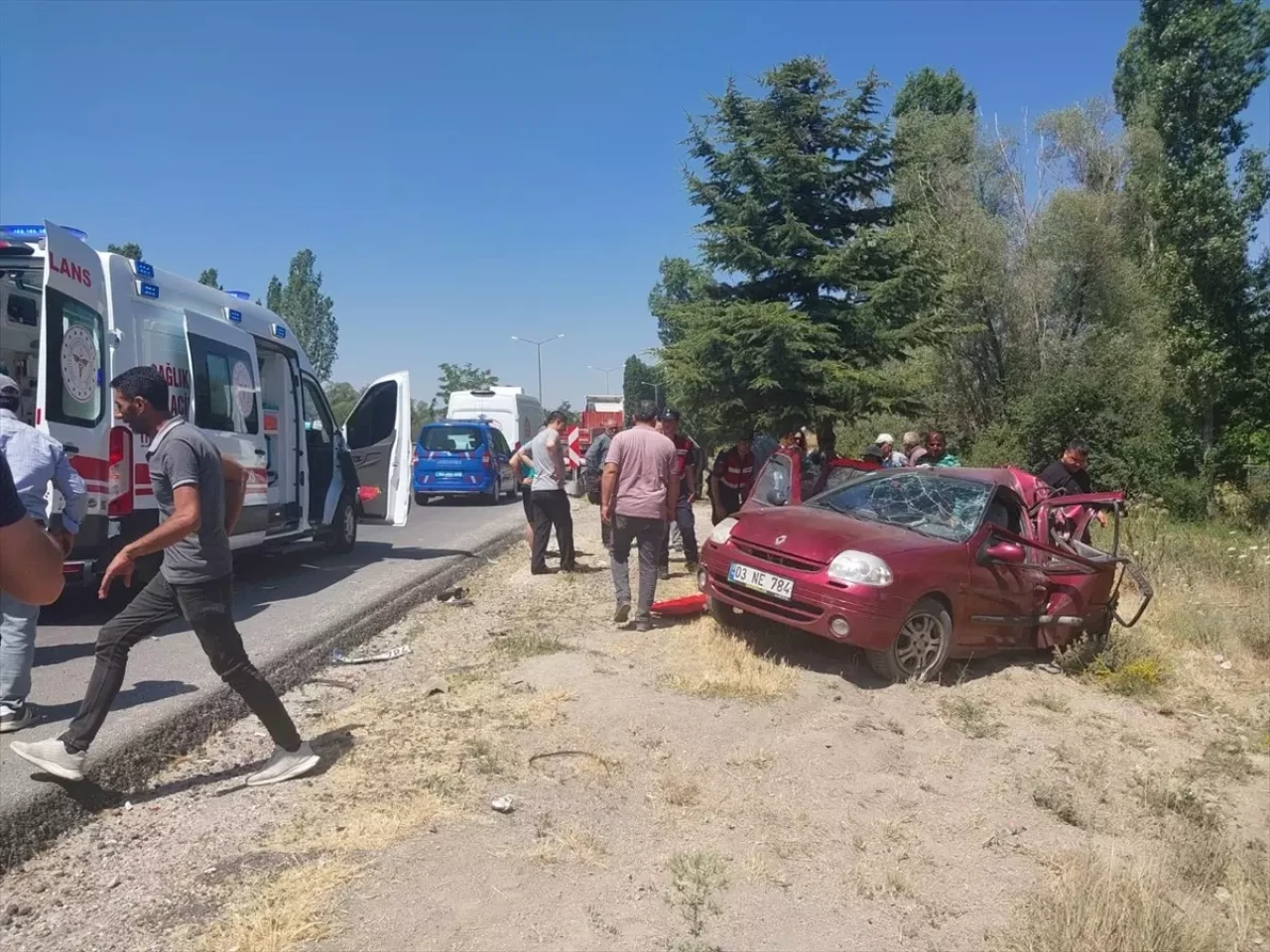 Afyonkarahisar Sinanpaşa İlçesinde Tır Kazası: 1 Ölü, 5 Yaralı!